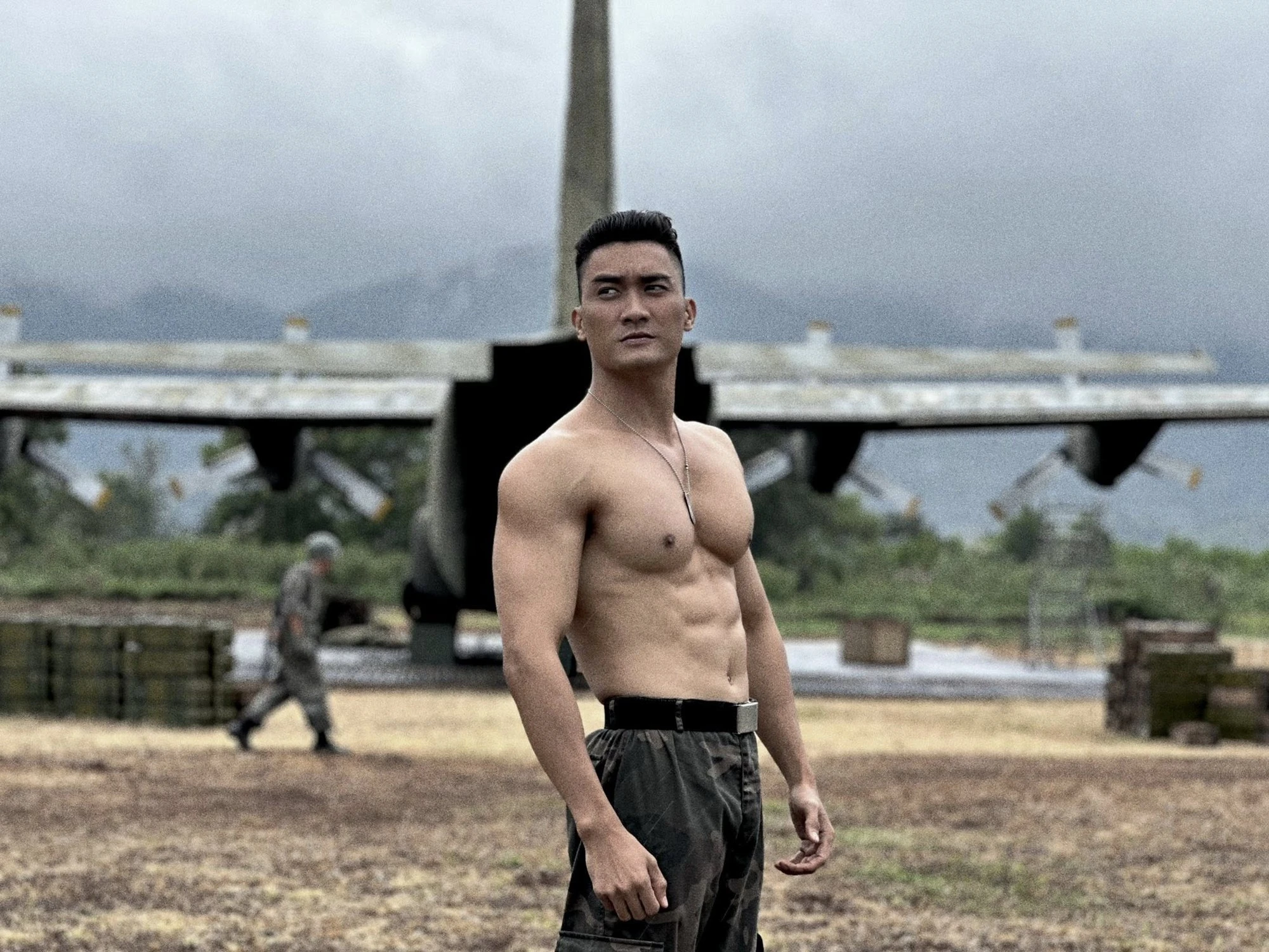 Mỹ nam gây sốc nhất Mưa Đỏ: Ác toàn diện vẫn không ai ghét nổi, lên hình vài phút mà cả triệu người vỗ tay - Hình 1