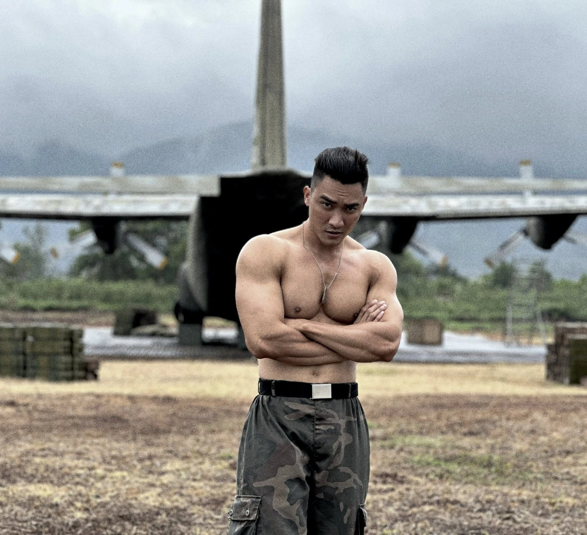 Mỹ nam gây sốc nhất Mưa Đỏ: Ác toàn diện vẫn không ai ghét nổi, lên hình vài phút mà cả triệu người vỗ tay - Hình 2