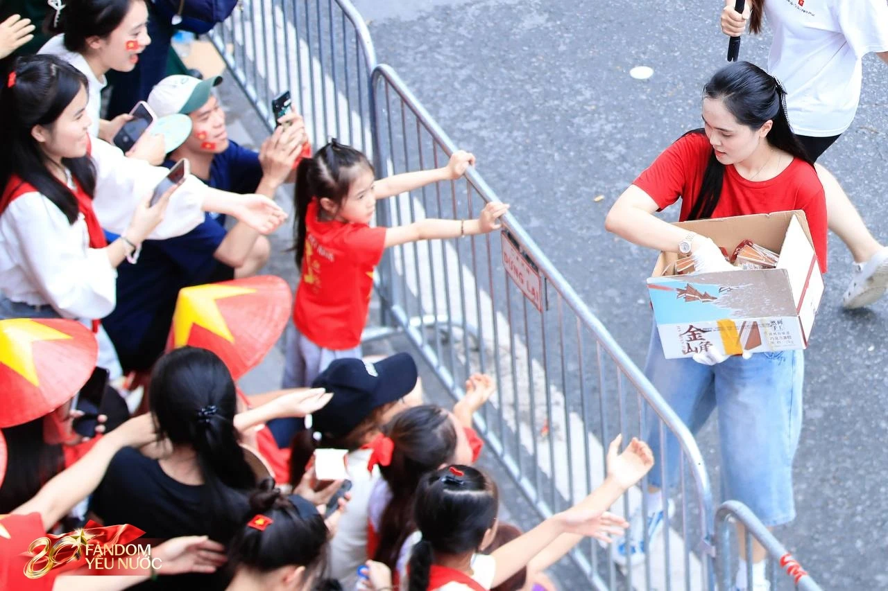 Vợ Duy Mạnh đu chiến sĩ A80, bóc trúng secret từng xuất hiện tại concert VTV - Hình 3