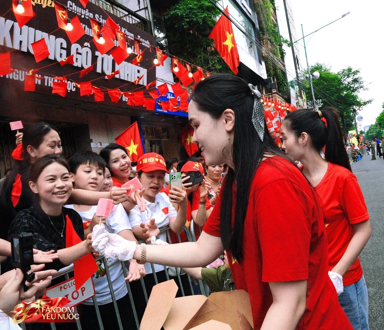 Vợ Duy Mạnh đu chiến sĩ A80, bóc trúng secret từng xuất hiện tại concert VTV - Hình 4
