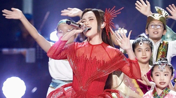 Phương Mỹ Chi để lộ 2 chi tiết bị xử ép, GK Việt mất tích, CĐM soi 1 điểm sốc - Hình 1