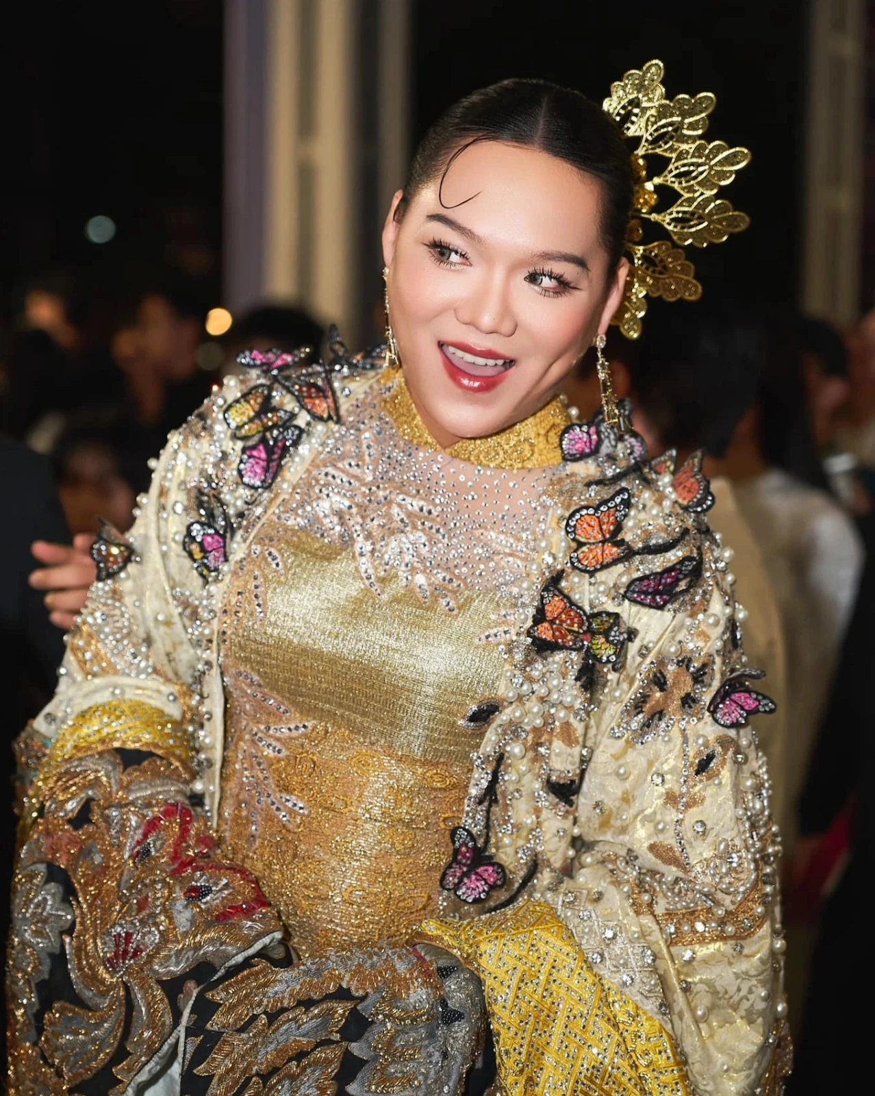 Rộ ảnh Phạm Thoại bị mời lên làm việc sau khi nhận vơ danh Đại sứ nông sản - Hình 4