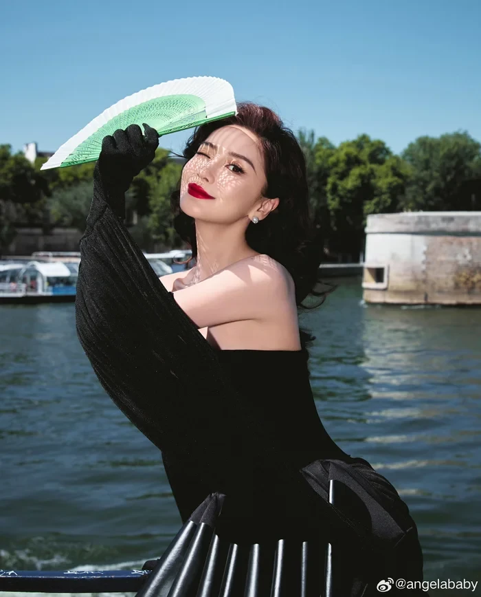 Angelababy khóc nức nở vì 1 câu nói của fan, làm một hành động liền bị đáp trả! - Hình 4