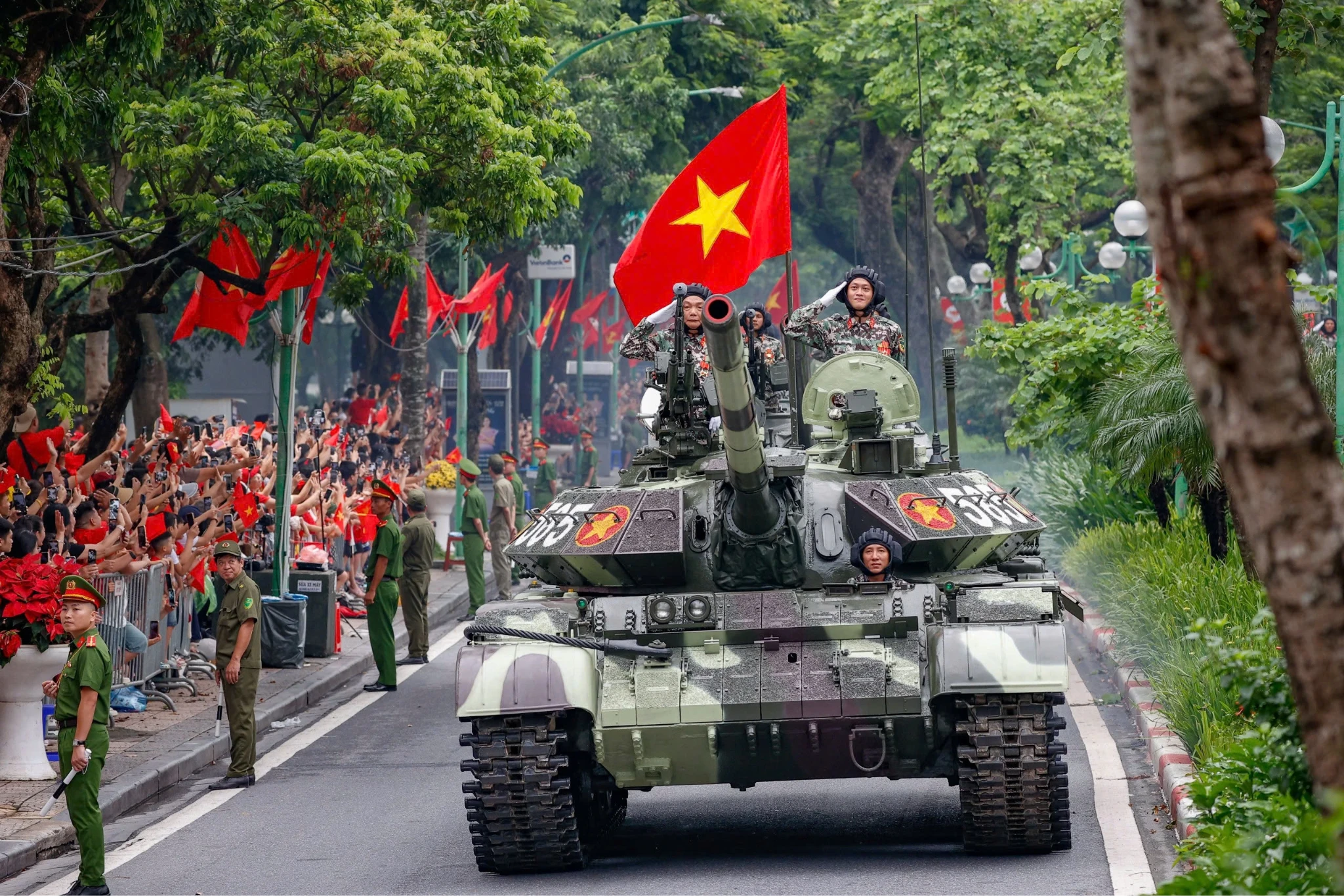 Cựu chiến binh 99 tuổi có mặt dự lễ tổng duyệt A80 hút triệu lượt xem - Hình 4