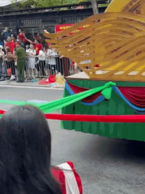 Khối nghệ sĩ thi nhau chạy marathon giữa tổng duyệt, ai chứng kiến cũng phải bật cười: Chuyện gì đây? - Hình 1