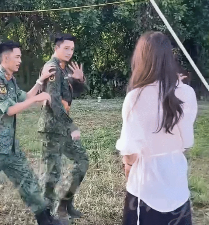 Lê Hoàng Hiệp thành tâm điểm, bị đồng đội nhắc nhở, khiến dân tình xôn xao - Hình 2