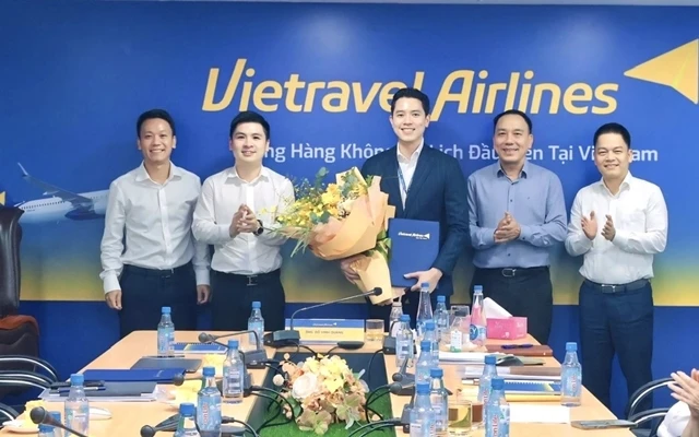 Nguyễn Quang Đạt: Cơ trưởng trẻ nhất VN đến Giám đốc hãng hàng không vốn 2600 tỷ - Hình 1
