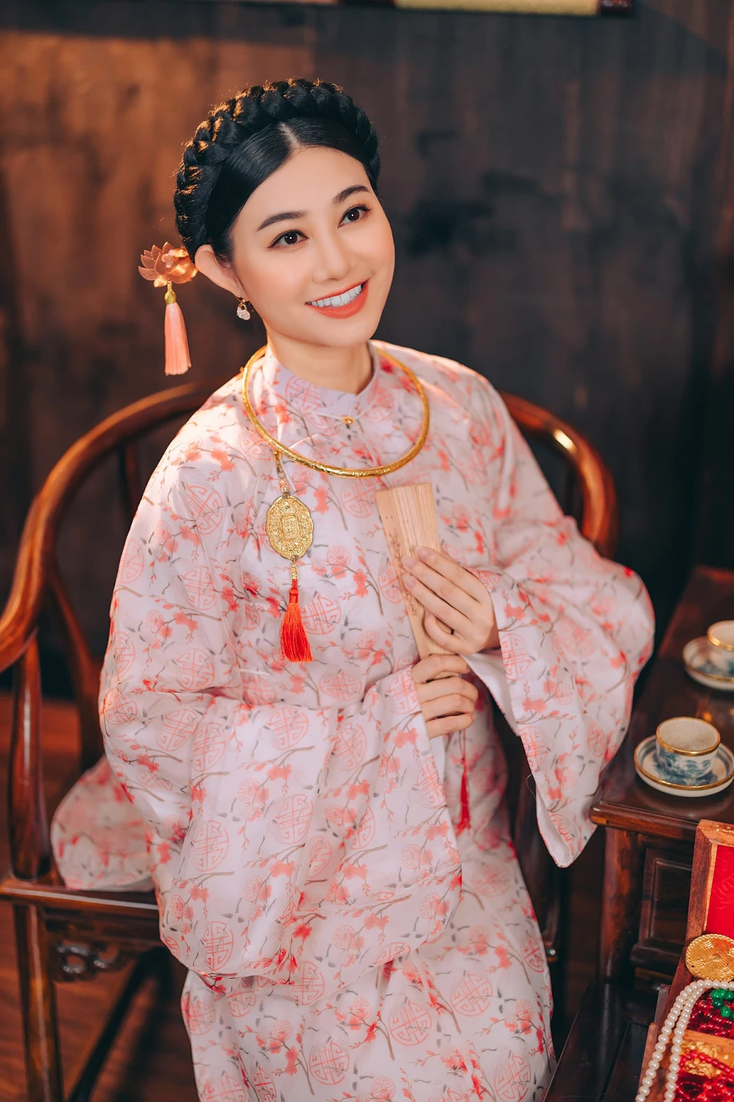 Quế Trân lộ ảnh chồng đại gia, có 7000 tỷ, là thạc sỹ, biết tuổi mới sốc? - Hình 5