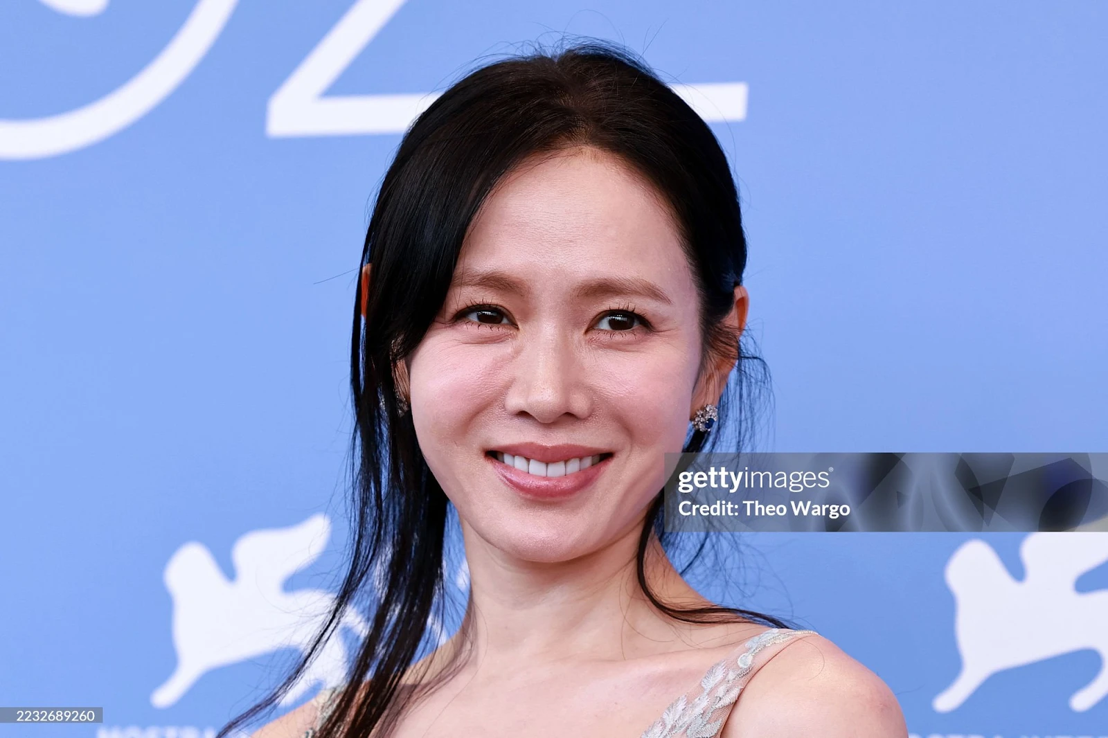Son Ye Jin dự LHP, lộ nhan sắc già chát, khóc giữa đám đông vì lý do không ngờ! - Hình 3
