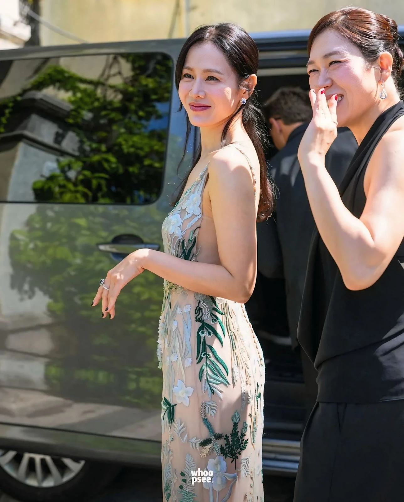 Son Ye Jin dự LHP, lộ nhan sắc già chát, khóc giữa đám đông vì lý do không ngờ! - Hình 1