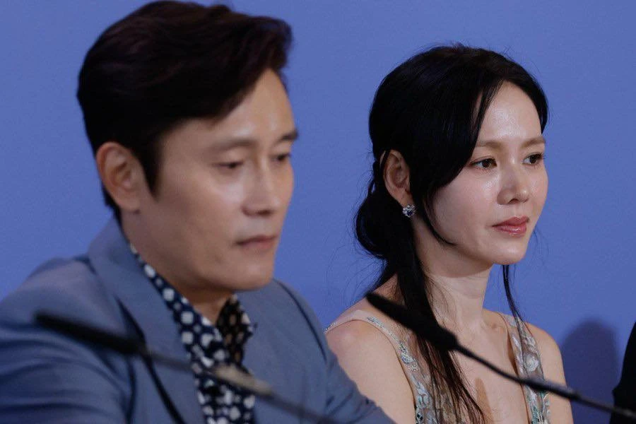 Son Ye Jin dự LHP, lộ nhan sắc già chát, khóc giữa đám đông vì lý do không ngờ! - Hình 7