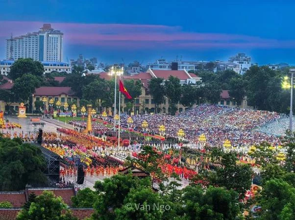 Tăng Duy Tân có mặt ở A80, làm 1 điều cùng ca nương Kiều Anh, vài tiếng viral? - Hình 1