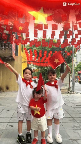 Điều ít biết về cuộc sống của 4 cậu ấm, cô chiêu cháu bầu Hiển, con gái Đỗ Mỹ Linh liệu có khác biệt? - Hình 3