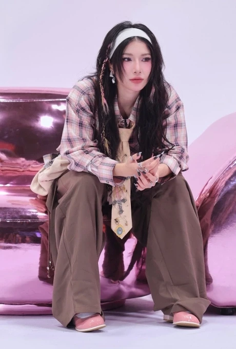 Linh Ngọc Đàm khui lại drama bánh kem trà xanh, netizen nghi liên quan 1 Em Xinh - Hình 2