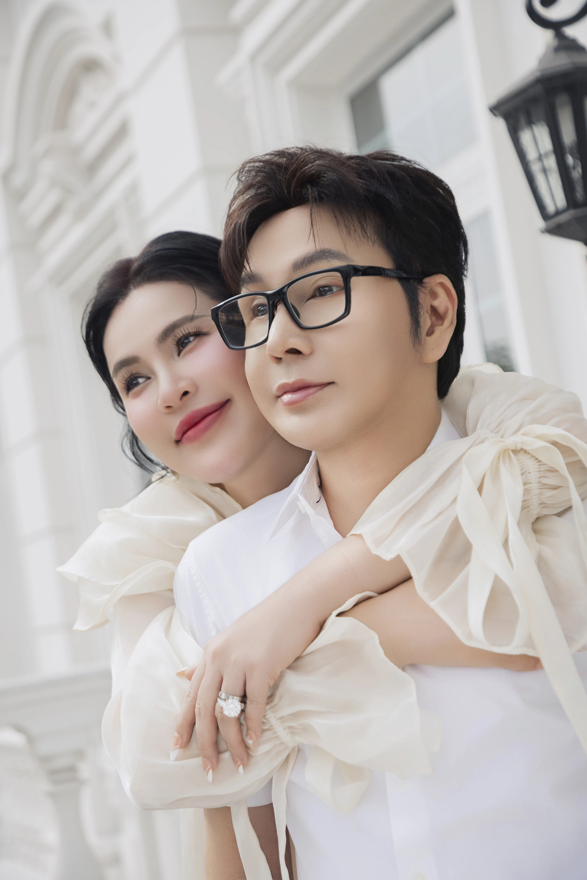 Phương Lê nhìn lại chính mình, nhờ cộng đồng mạng giúp một điều, Vũ Luân ra sao? - Hình 1