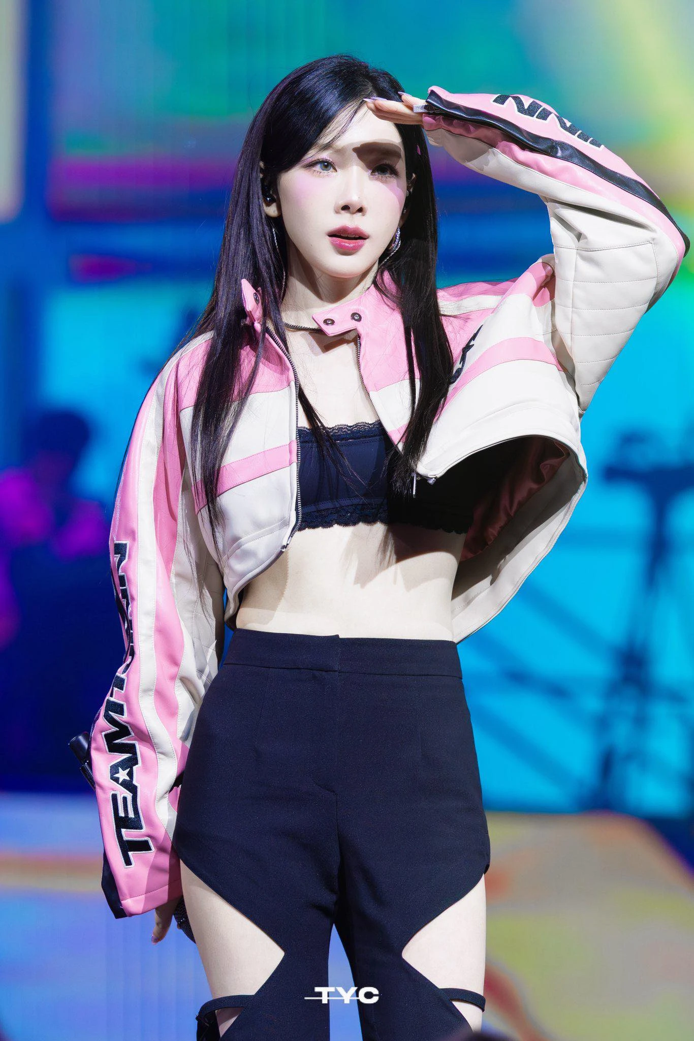 Taeyeon (SNSD) khiến fan Việt tức giận, đang giao lưu thì quay đầu đi luôn? - Hình 1