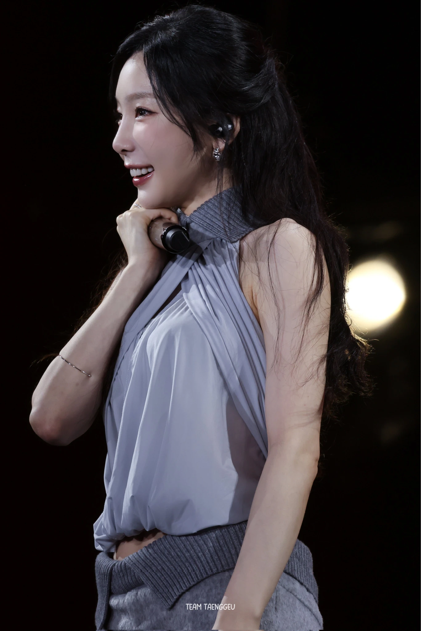 Taeyeon (SNSD) khiến fan Việt tức giận, đang giao lưu thì quay đầu đi luôn? - Hình 8
