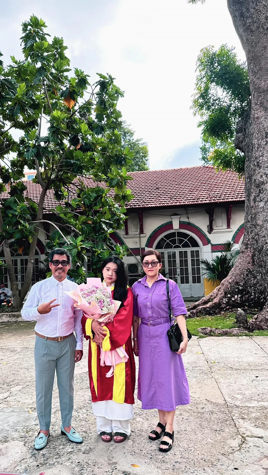 Trung Lùn: Đi lên từ nghèo khó, vợ kém 12 tuổi mắc bệnh sạch, chục lần đòi ly dị - Hình 8