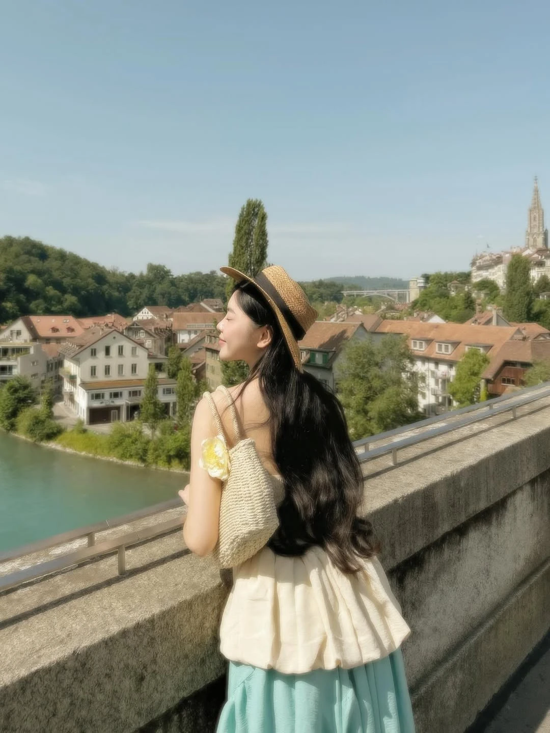 Ái nữ Quyền Linh khiến MXH dậy sóng với loạt ảnh du lịch đẹp như mơ ở trời Âu! - Hình 2