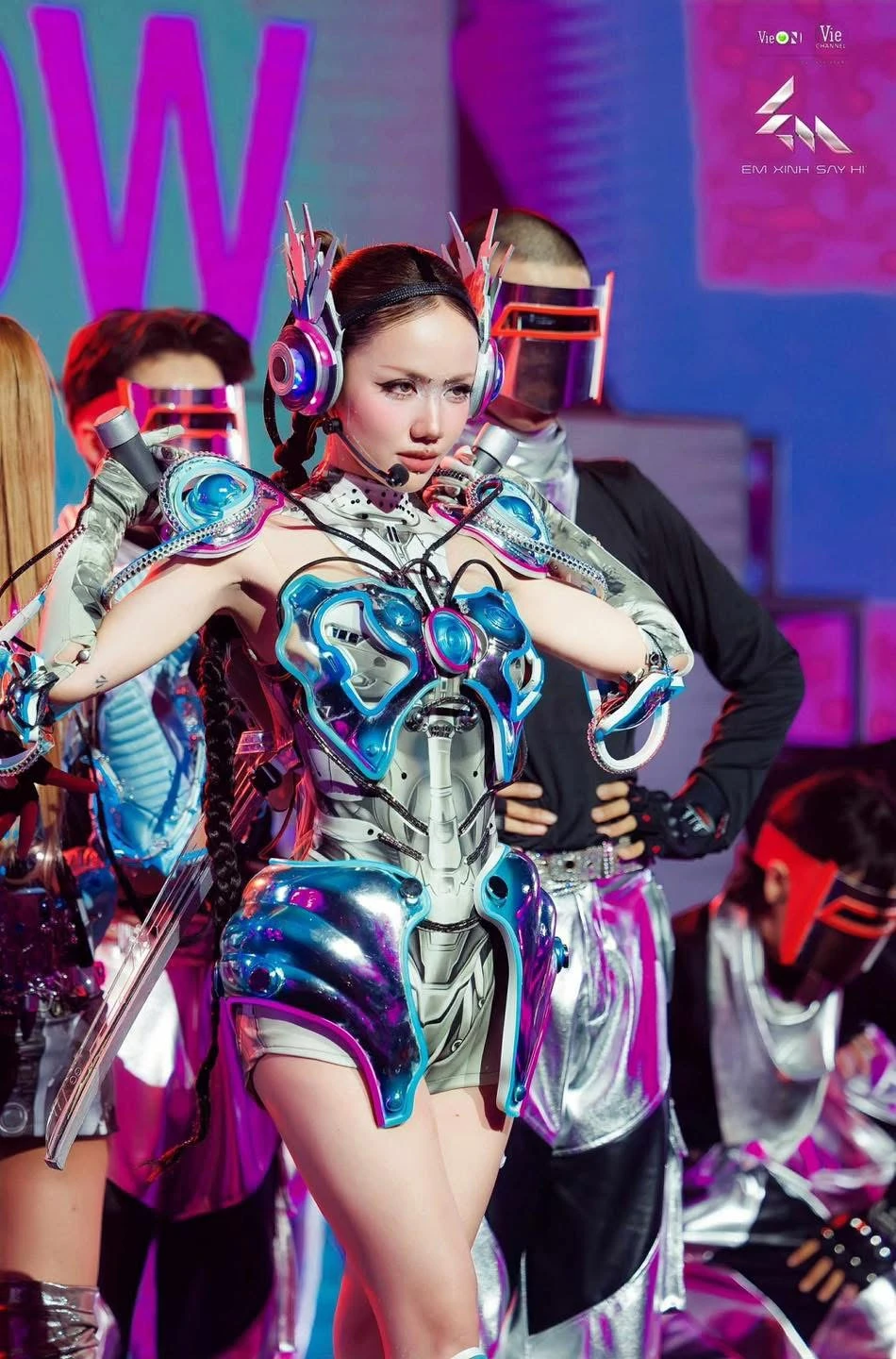 Phương Mỹ Chi bật khóc tận 3 lần vì một nữ đồng nghiệp cùng thi Em xinh say hi - Hình 8