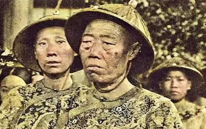 Từ Hi tắm xong chỉ ở 1 mình với Lý Liên Anh, phát ra tiếng kêu đau đớn, vì sao? - Hình 2