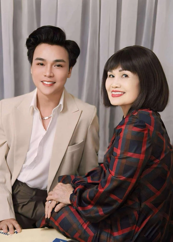 CEO Trung tâm băng nhạc Lạc Hồng qua đời, Ngọc Giàu, Minh Vương tiếc thương - Hình 2