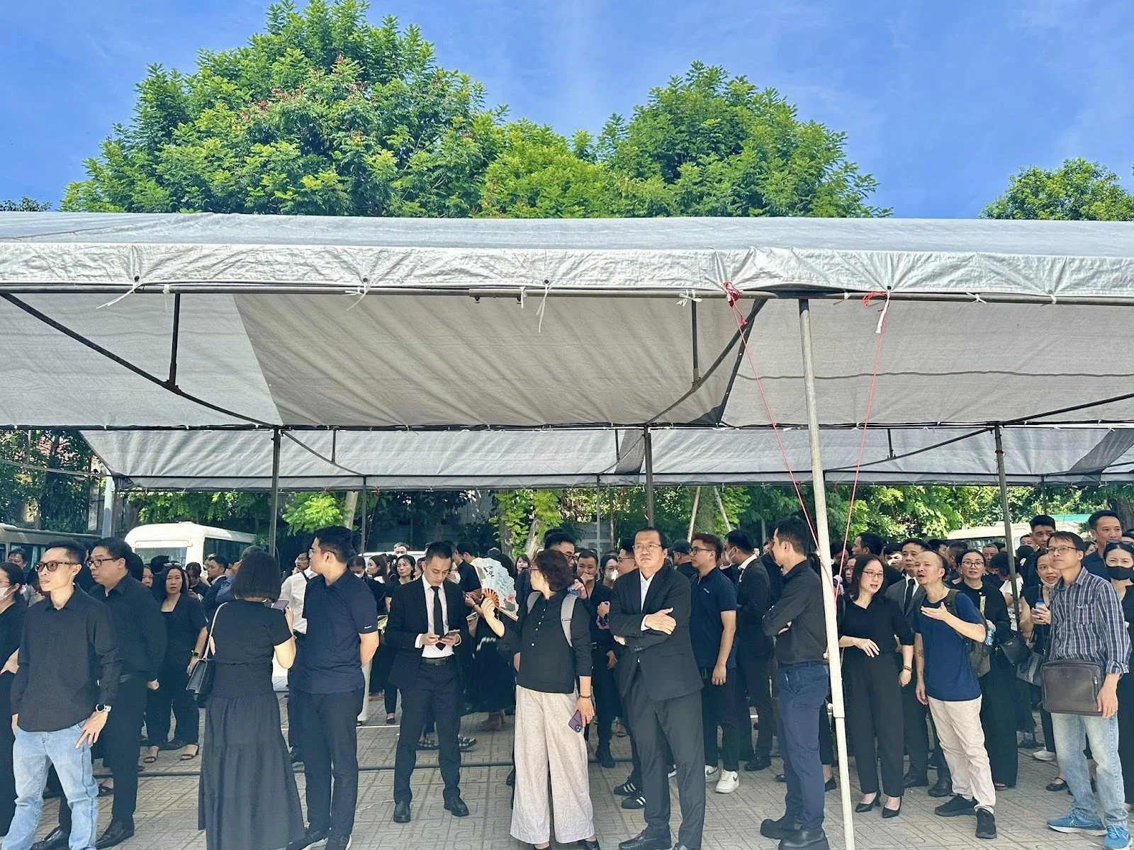 Con trai Hoàng Nam Tiến lỡ miệng kể tật xấu của bố, không như bề ngoài? - Hình 2