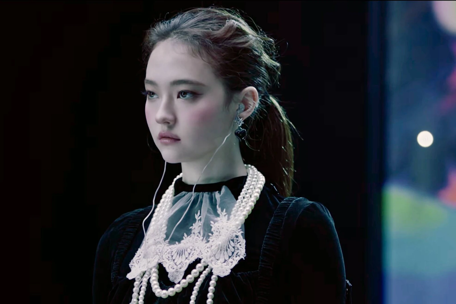 Jennie được YG sản xuất theo lô, căn cứ vào 1 điểm vàng trên mặt để tuyển sinh - Hình 2