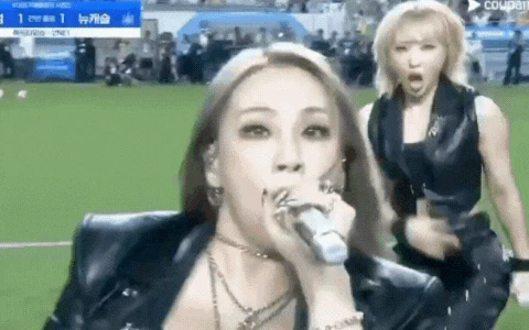 Phong độ nhất thời, đẳng cấp là mãi mãi: 1 giây trật nhịp cho thấy chị đại Kpop out trình đến thế nào! - Hình 2