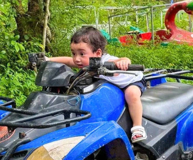 Quý tử Trường Giang lộ mặt, đẹp lai Tây, quậy nát biệt thự 70 tỷ gây bão mạng - Hình 3