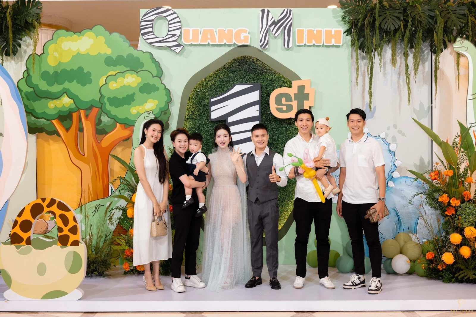 Con trai Quang Hải làm từ thiện 350 triệu, bố mẹ được khen nức nở vì điều này! - Hình 1