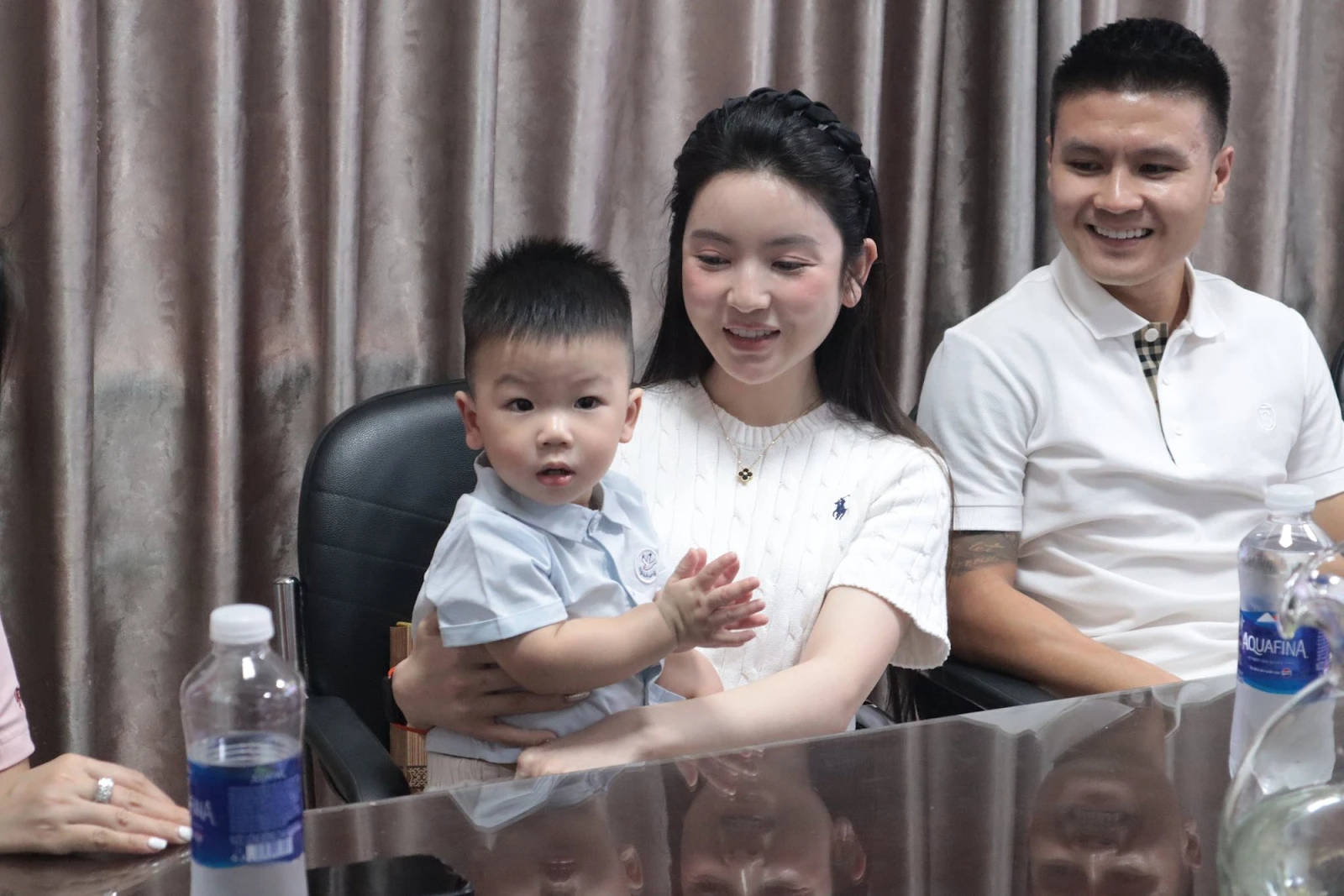 Con trai Quang Hải làm từ thiện 350 triệu, bố mẹ được khen nức nở vì điều này! - Hình 4