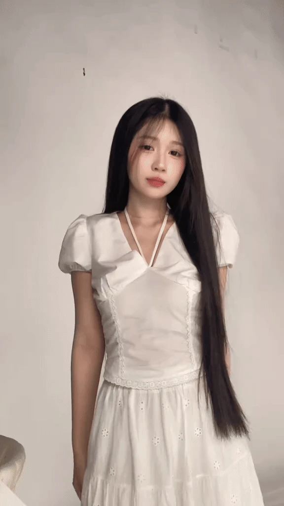 Danh tính của cô gái Việt được phong làm người xinh nhất TikTok - Hình 8