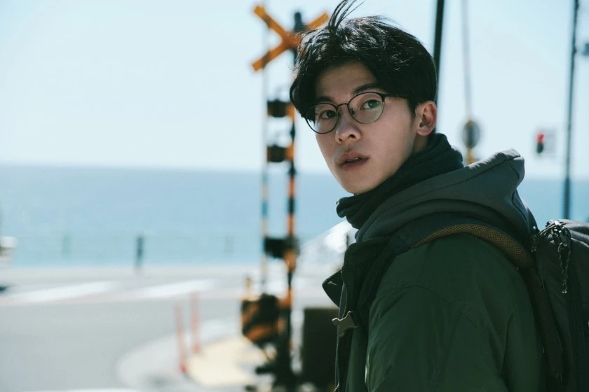 Hứa Quang Hán Chồng quốc dân náo loạn ngày xuất ngũ, fan rần rần sốc visual - Hình 5