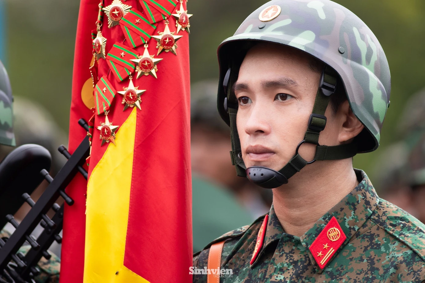 Lê Hoàng Hiệp tạo địa chấn mới, hàng ngàn thiếu nữ vây quanh để chờ điều này? - Hình 2