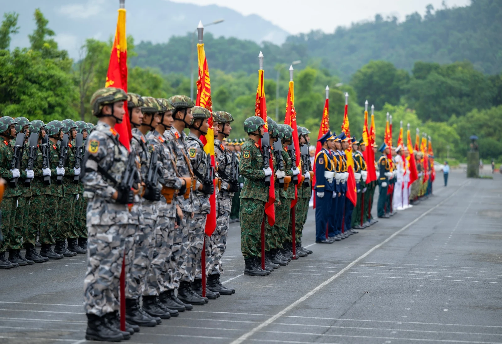 Lê Hoàng Hiệp tạo địa chấn mới, hàng ngàn thiếu nữ vây quanh để chờ điều này? - Hình 8