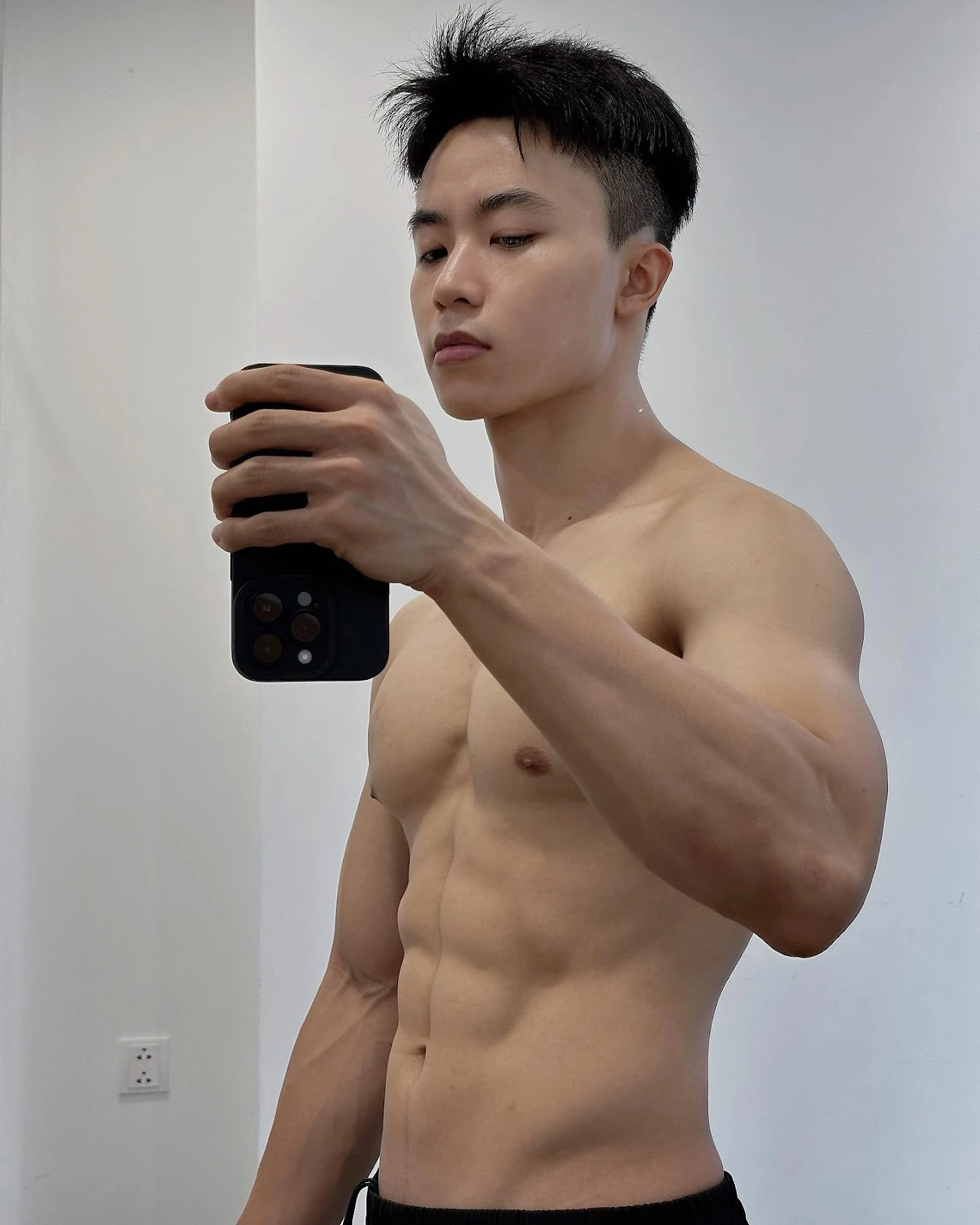 Lương Đỗ: Đệ tử ruột Hằng Du Mục gây sốt với trend đóng viện phí cho người lạ - Hình 9