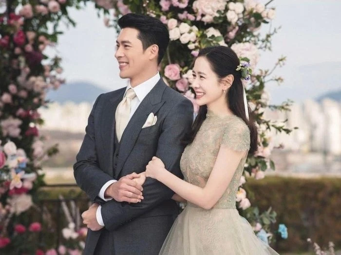 Son Ye Jin-Hyun Bin khiến mạng xã hội nổ tung, khoảnh khắc chăm con lạ đời - Hình 4