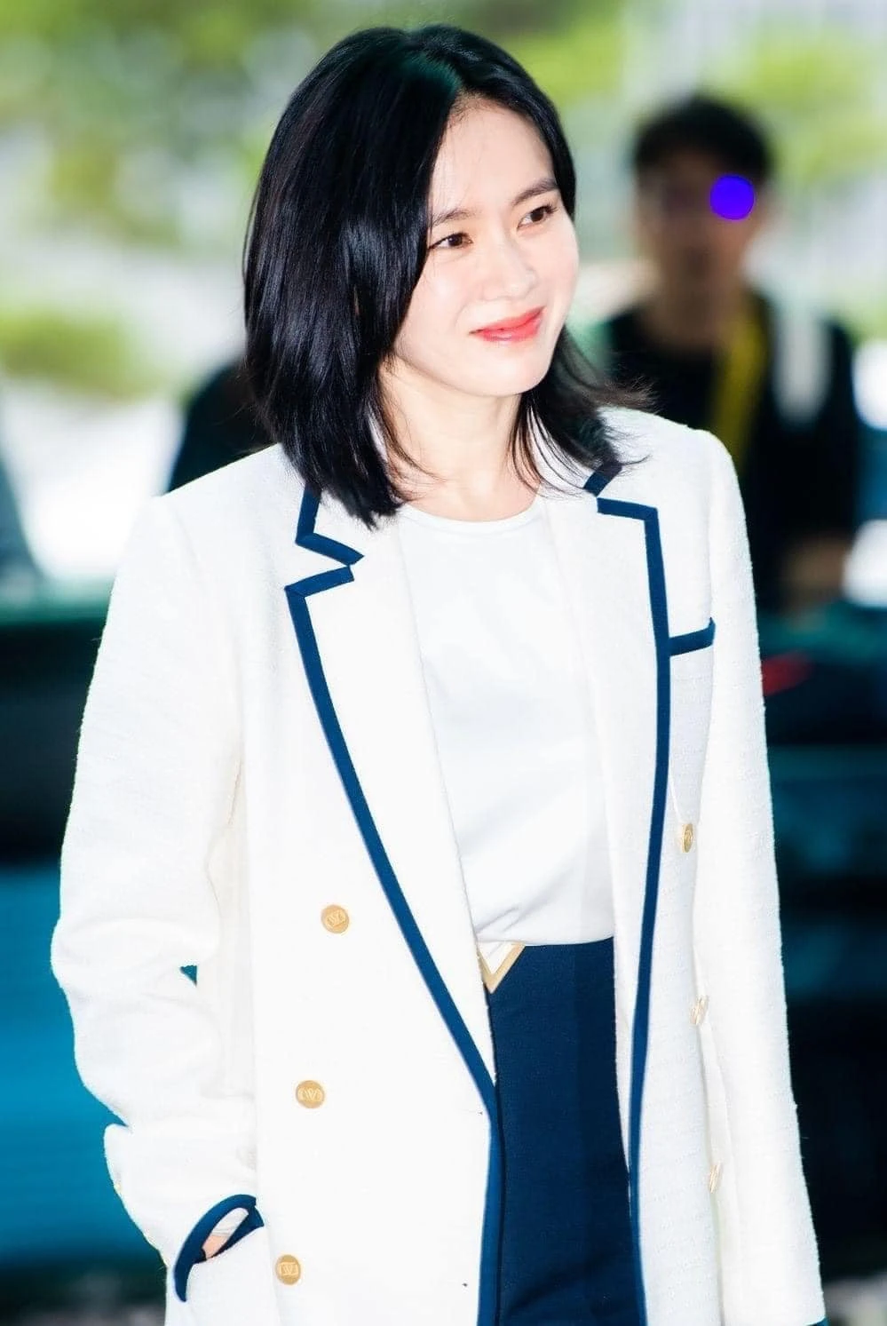 Son Ye Jin-Hyun Bin khiến mạng xã hội nổ tung, khoảnh khắc chăm con lạ đời - Hình 5