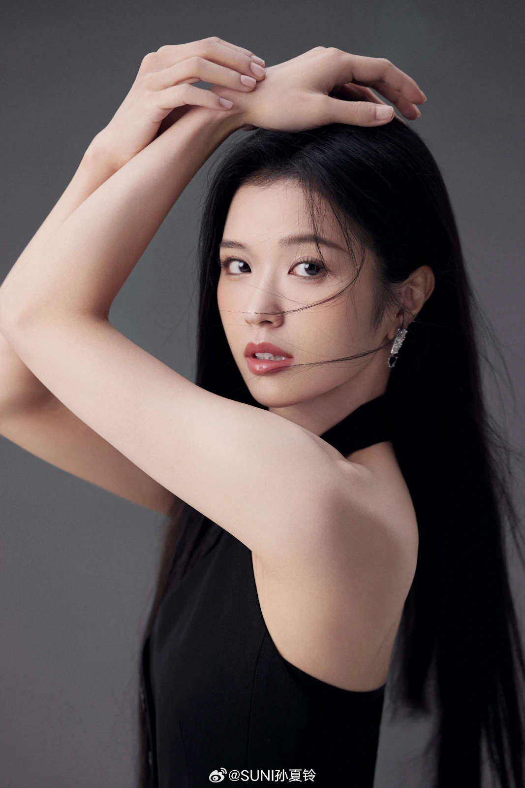 Suni Hạ Linh bị đối xử như con ghẻ, có 1 thứ khiến Phương Mỹ Chi thèm thuồng - Hình 2