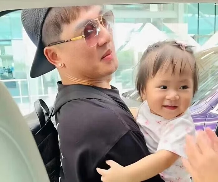 Thanh Trúc bế ái nữ về gặp mẹ chồng, bà nội lộ thái độ sốc, chạnh lòng 1 điều? - Hình 2