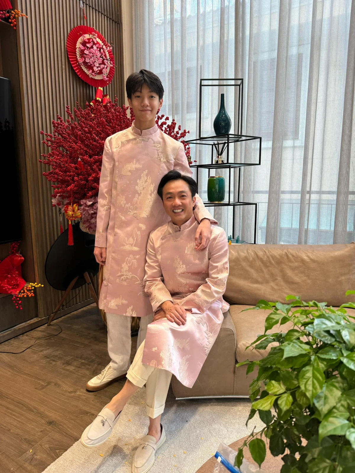 Con riêng Hồ Ngọc Hà vào tập đoàn gia đình, giữ loạt vị trí khó tin, thái độ sốc - Hình 4