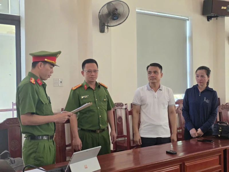 Hai giáo viên bị khởi tố vì điểm thi bất thường của thí sinh - Hình 1