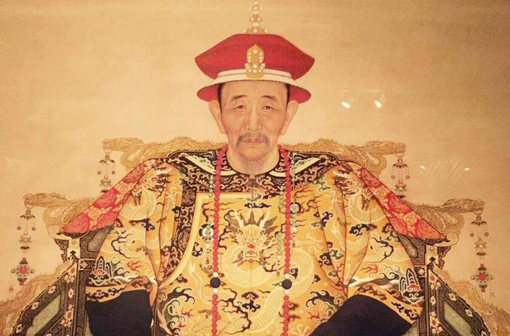Hoàng đế cho con triệu lượng bạc nối ngôi, riêng vua Càn Long giao ra 1 người - Hình 1