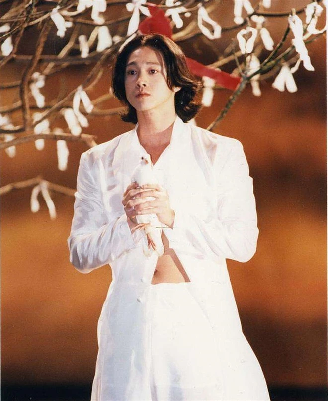 Khổ như làm rể trùm sòng bạc Macau: Mỹ nam đẹp như tượng tạc phải hủy dung vì lệnh cấm đẹp hơn vợ - Hình 3