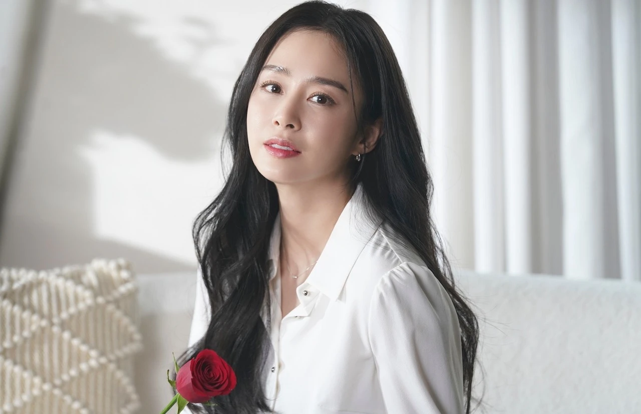 Nhan sắc gây sốc của Kim Tae Hee, dụi mắt 1000 lần vẫn không tin đây là quốc bảo nhan sắc xứ Hàn - Hình 5