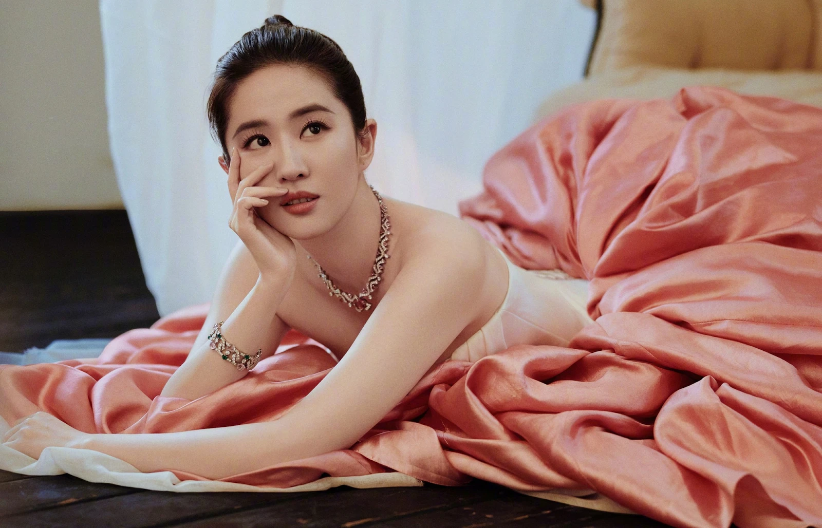 Triệu Lệ Dĩnh bị đào quá khứ thiếu kinh diễm, Lưu Diệc Phi ăn đứt? - Hình 8