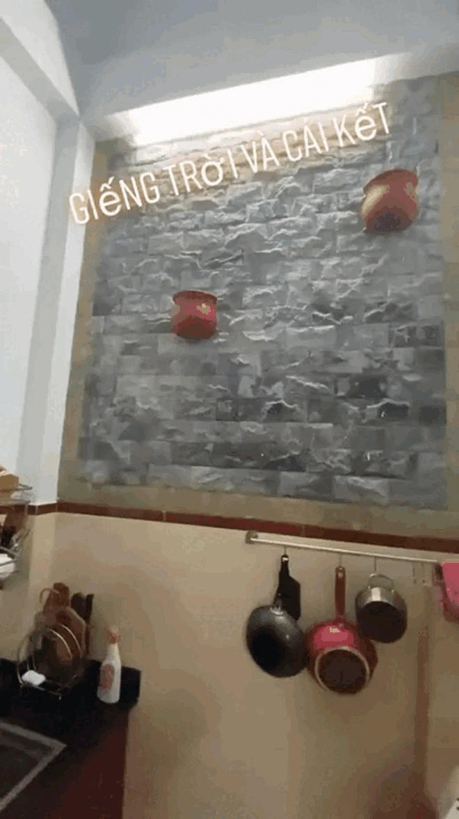 Căn bếp khổ nhất TikTok chỉ vì 1 thiết kế quen: Gia chủ đội nón rửa bát, trời mưa càng quằn quại hơn - Hình 4
