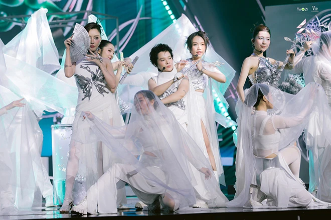 Concert Em Xinh khui giá vé chát, tuyên bố tặng 1 túi mù cho fanzone? - Hình 5