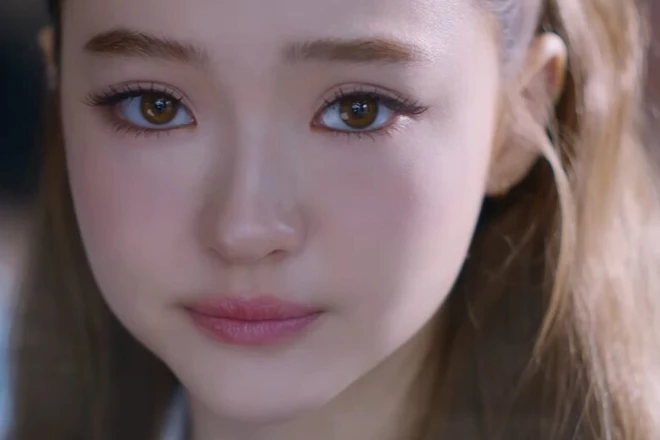 Em gái Blackpink Ella nghi dao kéo, hoá ra học hỏi đàn chị Rosé? - Hình 5